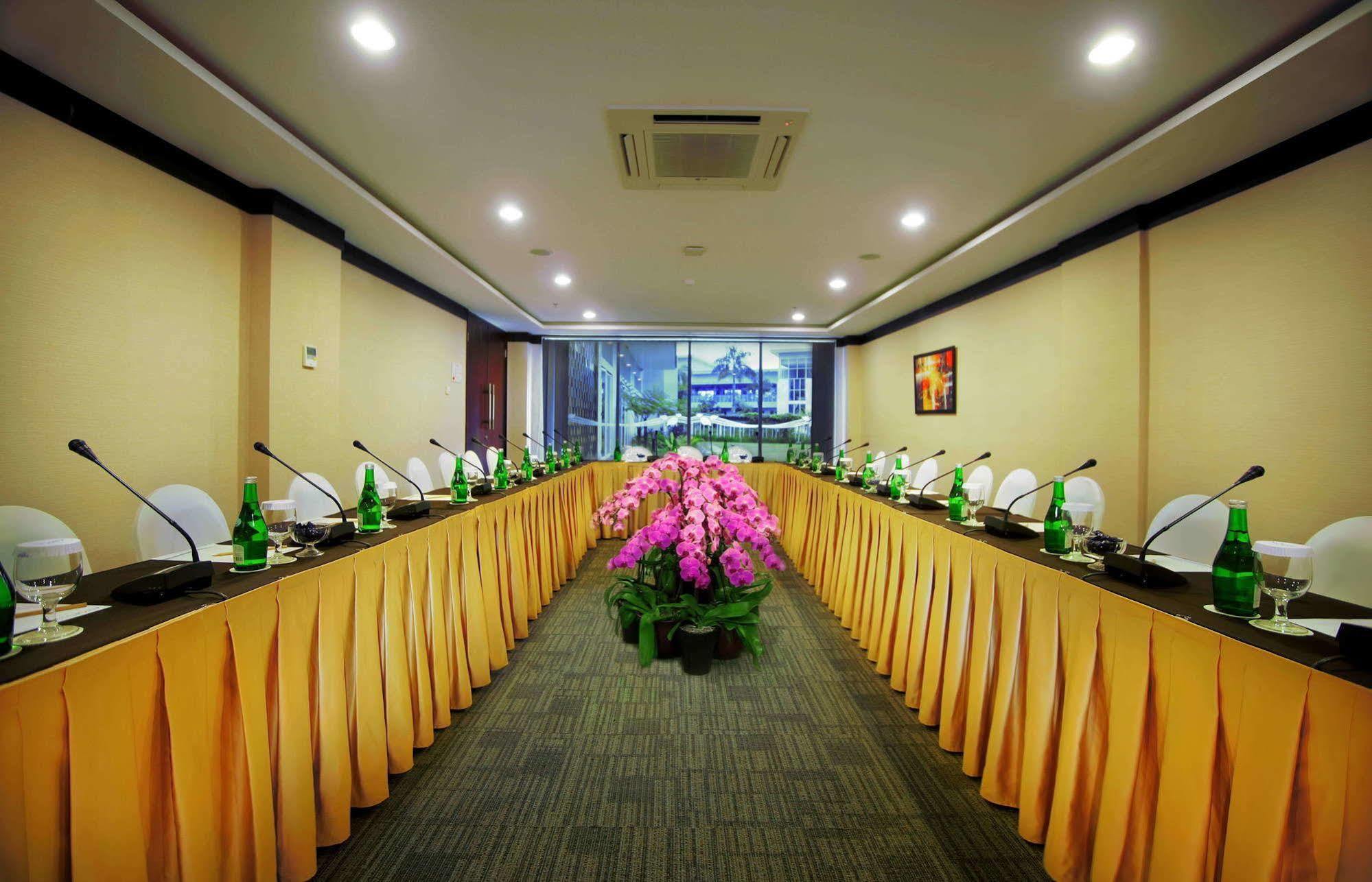Aston Bogor Hotel And Resort Kültér fotó